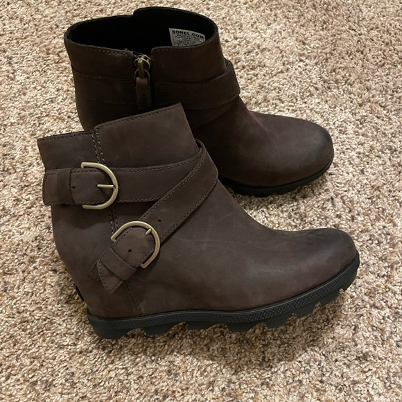 Like New Sorel Joan of Arctic Boot - Picture 1 of 7